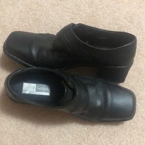 Womens Black Dress Shoe.  Size 40.  Josef Seibel.  Excellent Condition.